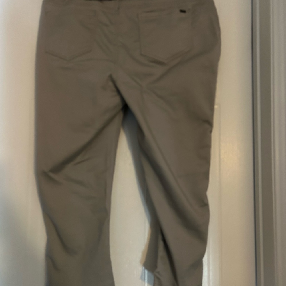 Up pants - Picture 2 of 3